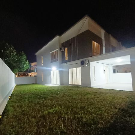 Bungavilla Resthouse Sendayan Πορτ Ντίξον Εξωτερικό φωτογραφία